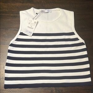 NWT! Zara White and Blue Sleeveless Cropped top Size M